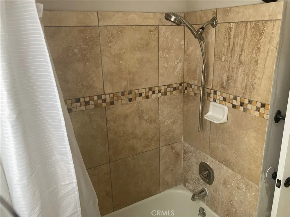 4436 Johanna Lakewood, CA 90713