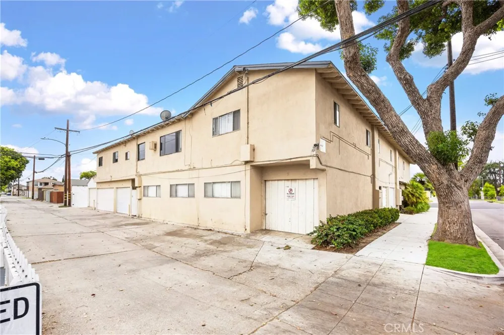 1005 E Harding Street Long Beach, CA 90805