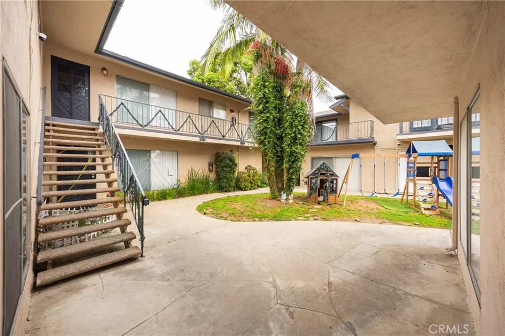 1005 E Harding Street Long Beach, CA 90805