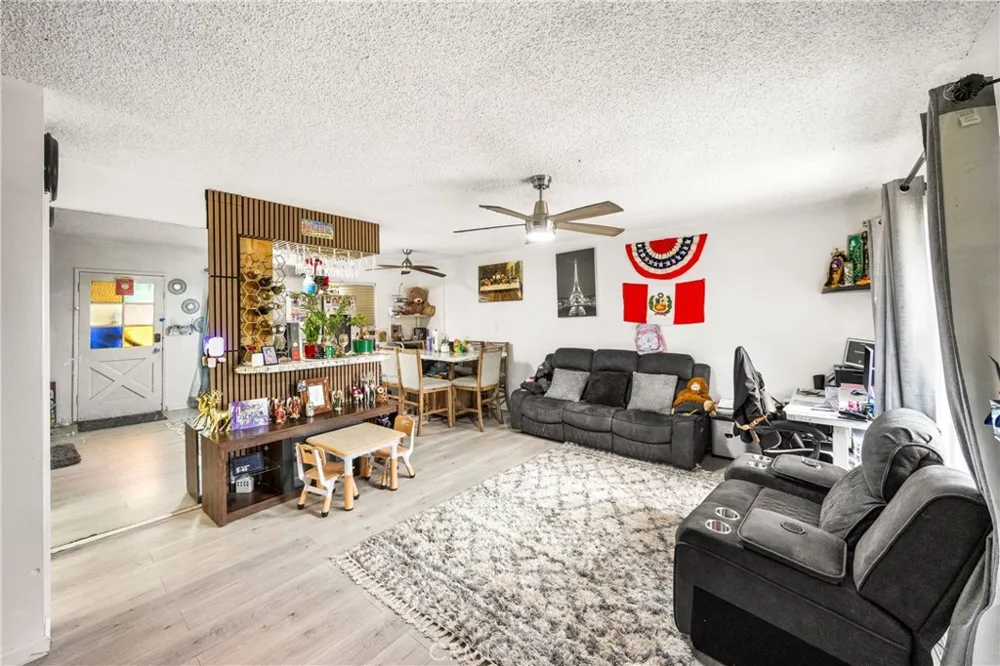 1005 E Harding Street Long Beach, CA 90805