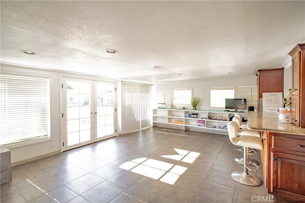18301 Pammy Huntington Beach, CA 92648