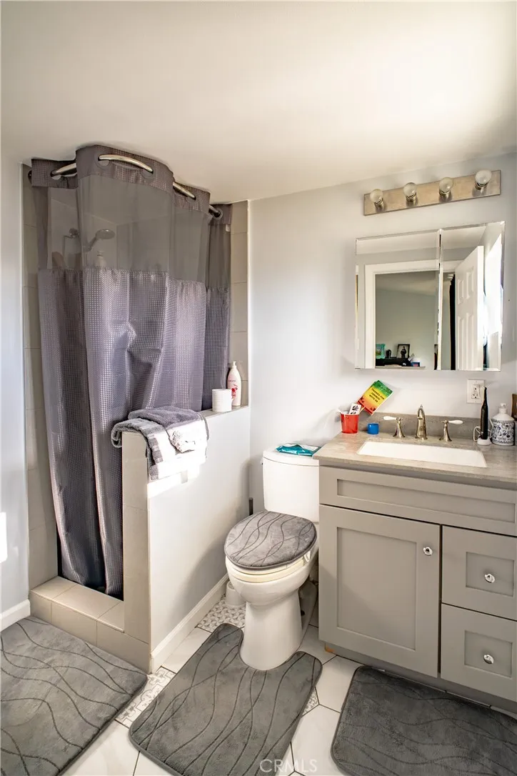 18301 Pammy Huntington Beach, CA 92648