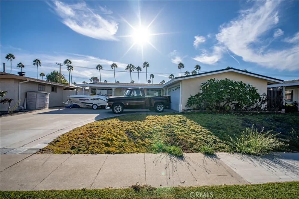 18301 Pammy Huntington Beach, CA 92648