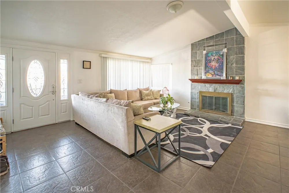 18301 Pammy Huntington Beach, CA 92648