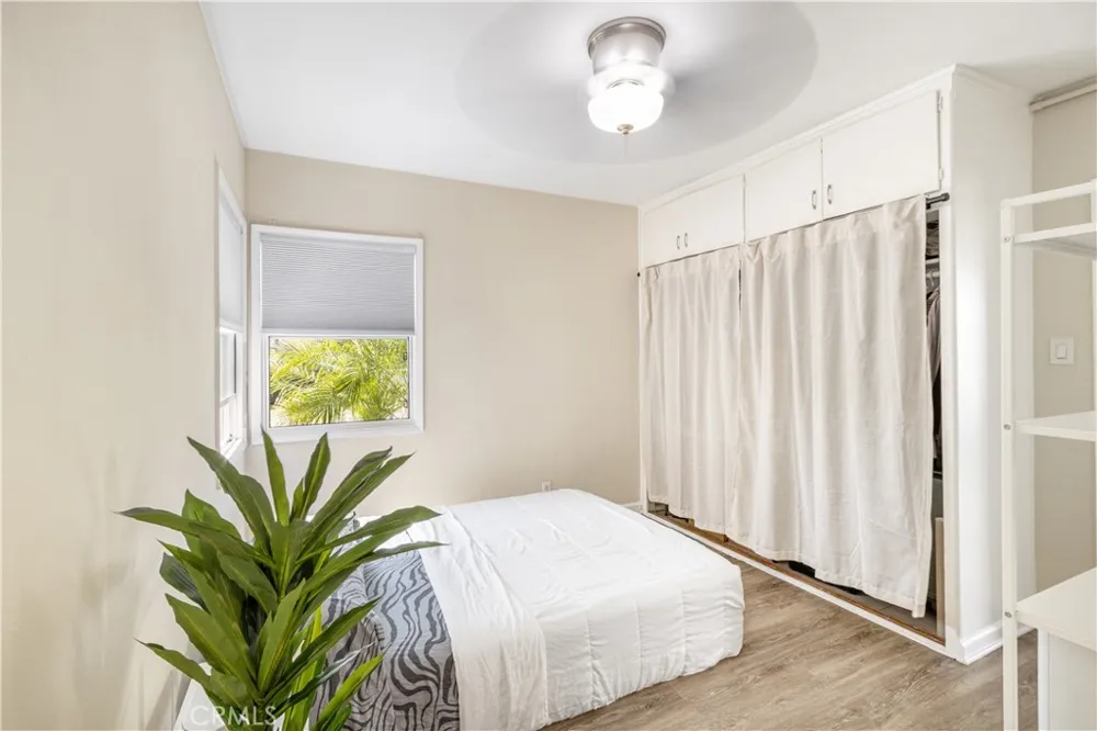 5711 E 2nd Long Beach, CA 90803