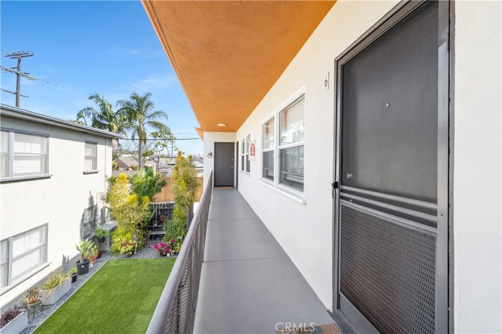 5711 E 2nd Long Beach, CA 90803