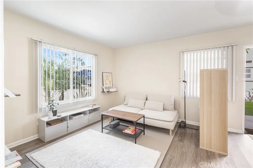 5711 E 2nd Long Beach, CA 90803
