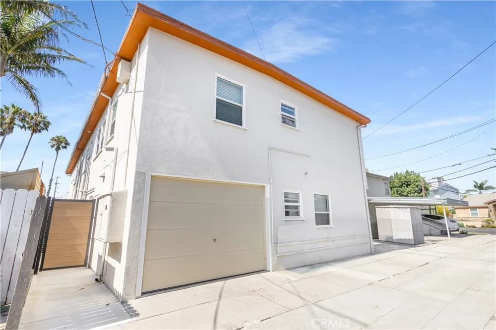 5711 E 2nd Long Beach, CA 90803