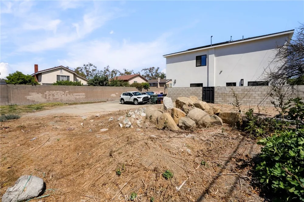 1 Elmcroft Cerritos, CA 90703
