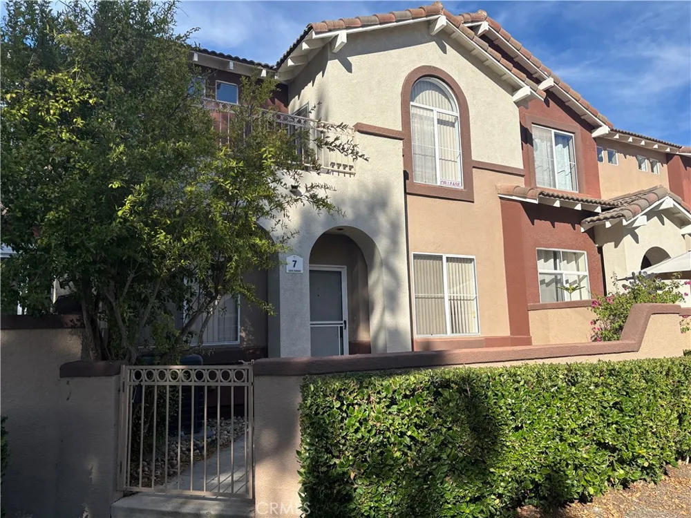 7 Santa Barbara Court Lake Forest, CA 92610