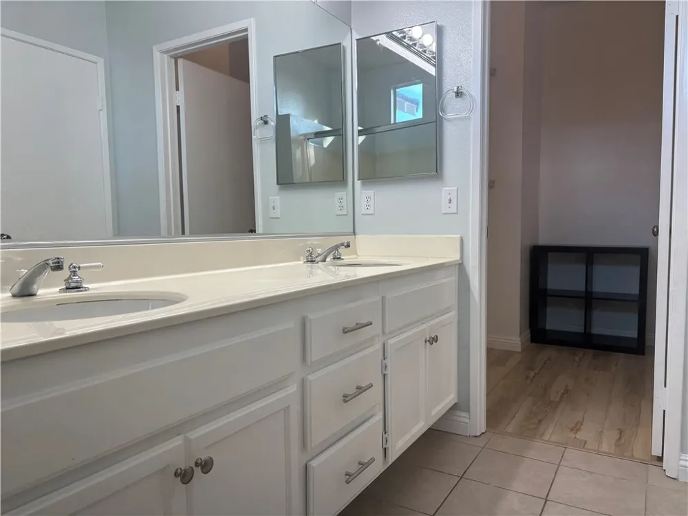 7 Santa Barbara Court Lake Forest, CA 92610