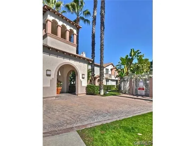 7 Santa Barbara Court Lake Forest, CA 92610