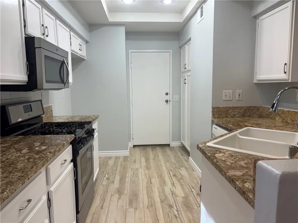 7 Santa Barbara Court Lake Forest, CA 92610