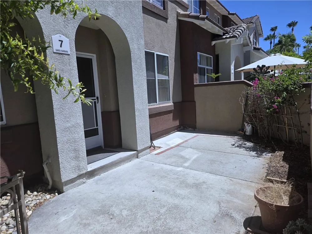 7 Santa Barbara Court Lake Forest, CA 92610