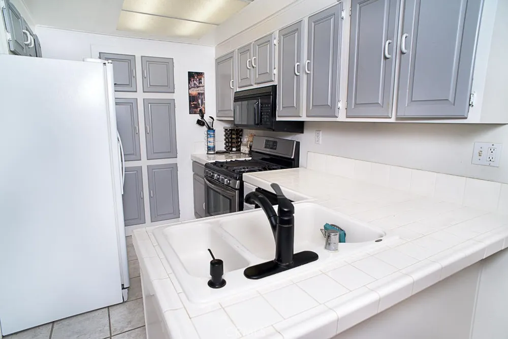 44460 15th E #3 Lancaster, CA 93535