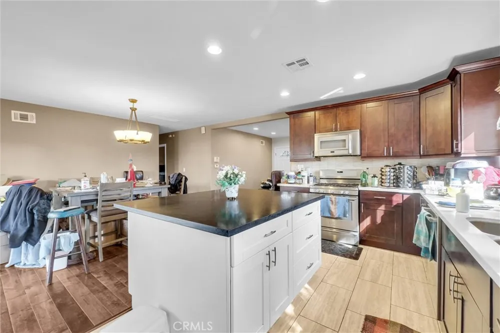 658 Milford Orange, CA 92867