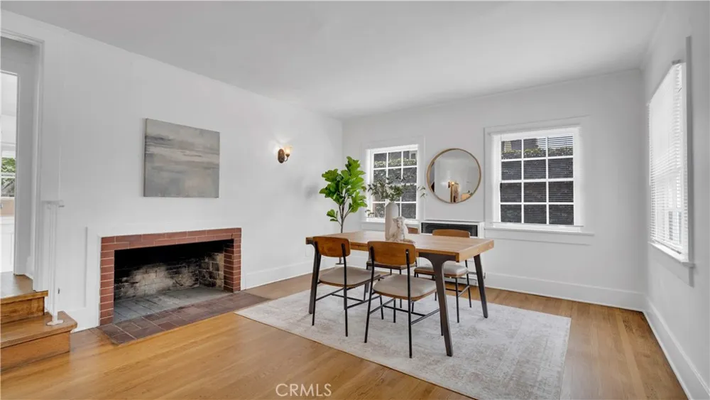 207 W Buffalo Avenue Santa Ana, CA 92706