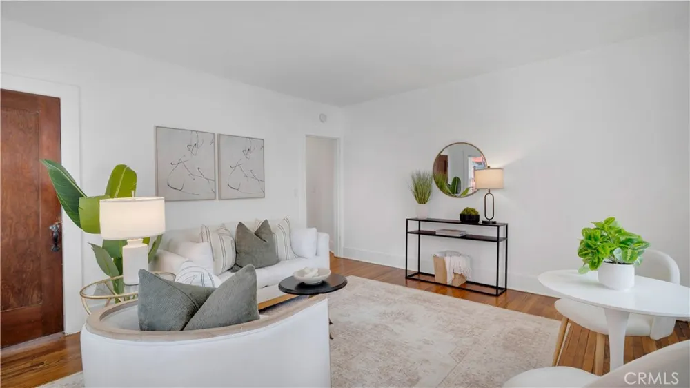 207 W Buffalo Avenue Santa Ana, CA 92706