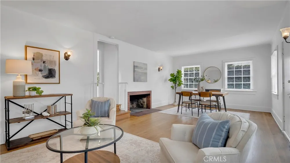 207 W Buffalo Avenue Santa Ana, CA 92706