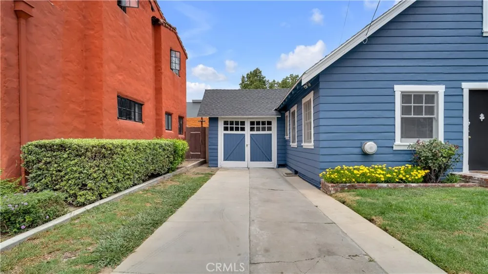 207 W Buffalo Avenue Santa Ana, CA 92706