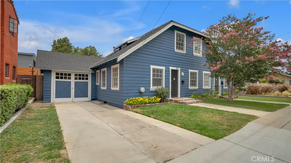 207 W Buffalo Avenue Santa Ana, CA 92706