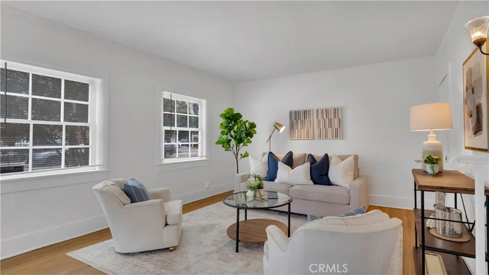 207 W Buffalo Avenue Santa Ana, CA 92706