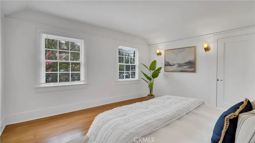 207 W Buffalo Avenue Santa Ana, CA 92706