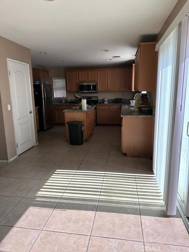3884 Akina Avenue Perris, CA 92571