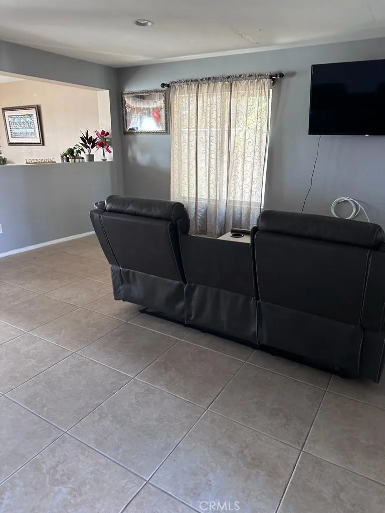 3884 Akina Avenue Perris, CA 92571