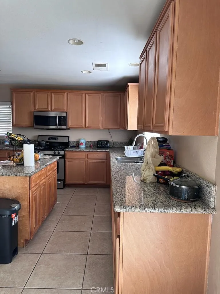 3884 Akina Avenue Perris, CA 92571