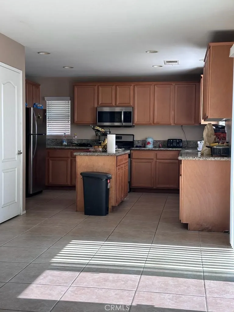 3884 Akina Avenue Perris, CA 92571