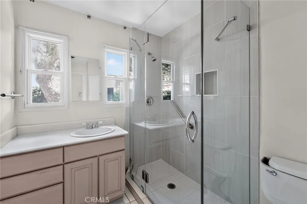 2201 E Glenoaks Glendale, CA 91206