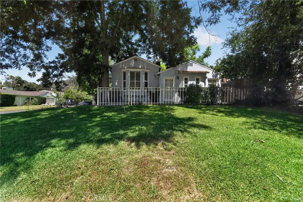 2201 E Glenoaks Glendale, CA 91206