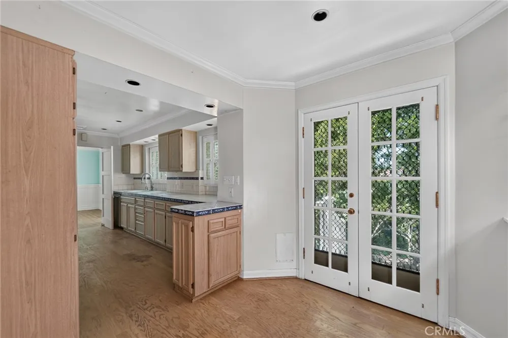 2201 E Glenoaks Glendale, CA 91206