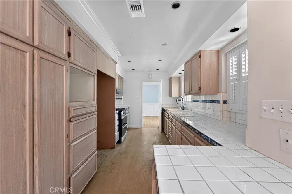 2201 E Glenoaks Glendale, CA 91206