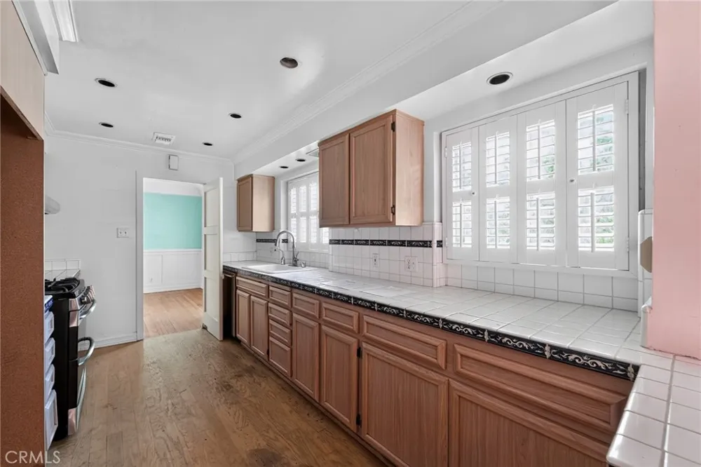 2201 E Glenoaks Glendale, CA 91206