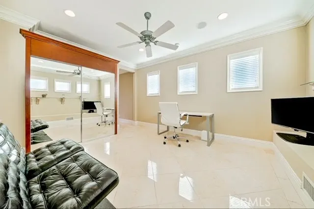225 11th Huntington Beach, CA 92648