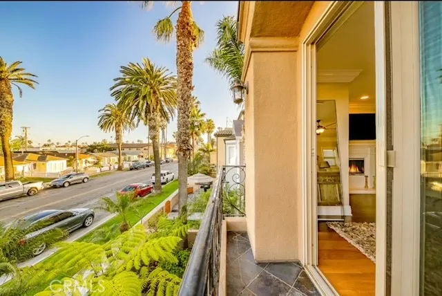 225 11th Huntington Beach, CA 92648