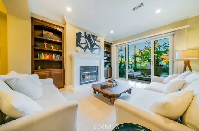 225 11th Huntington Beach, CA 92648