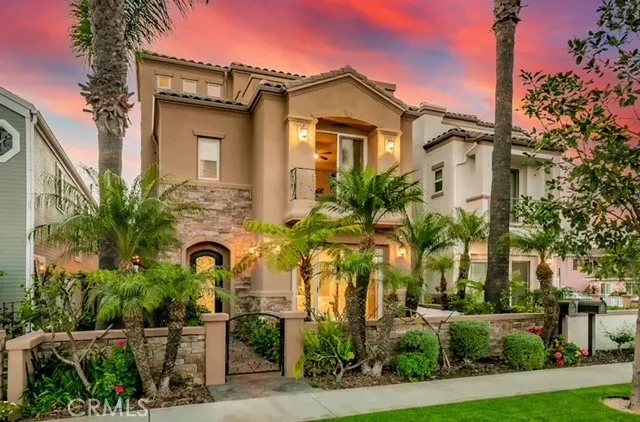 225 11th Huntington Beach, CA 92648