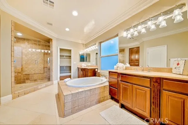 225 11th Huntington Beach, CA 92648