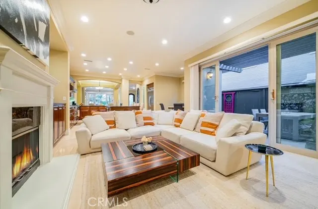 225 11th Huntington Beach, CA 92648