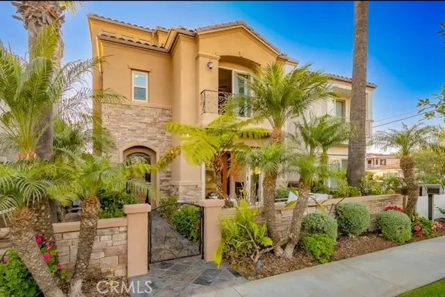 225 11th Huntington Beach, CA 92648