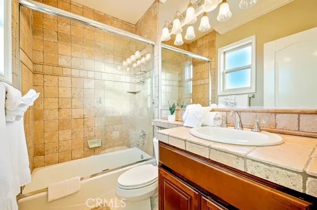 225 11th Huntington Beach, CA 92648