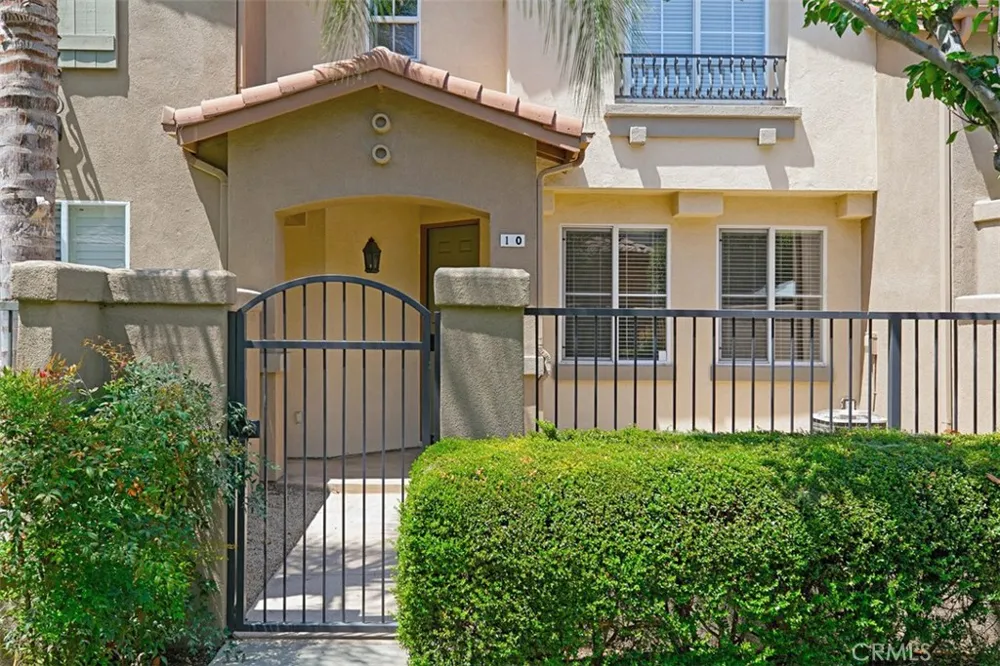 10 New Market Irvine, CA 92602