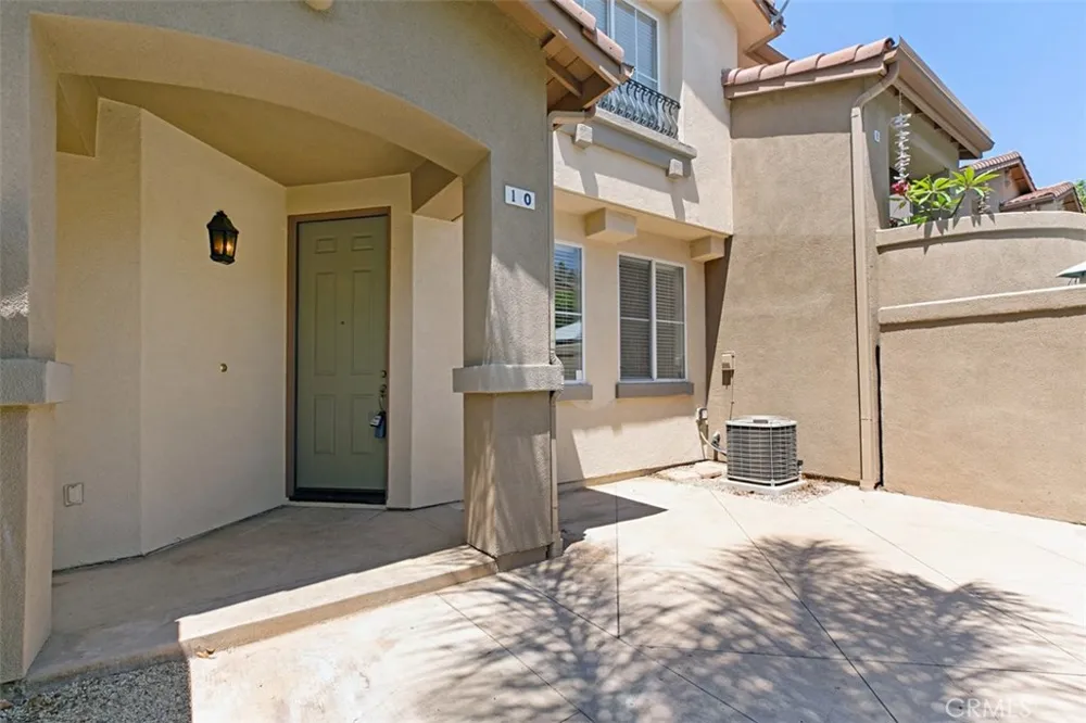 10 New Market Irvine, CA 92602