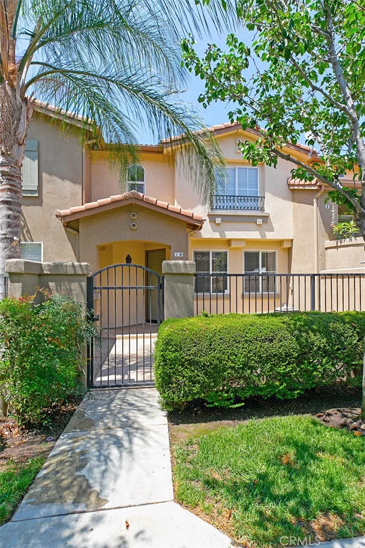 10 New Market Irvine, CA 92602
