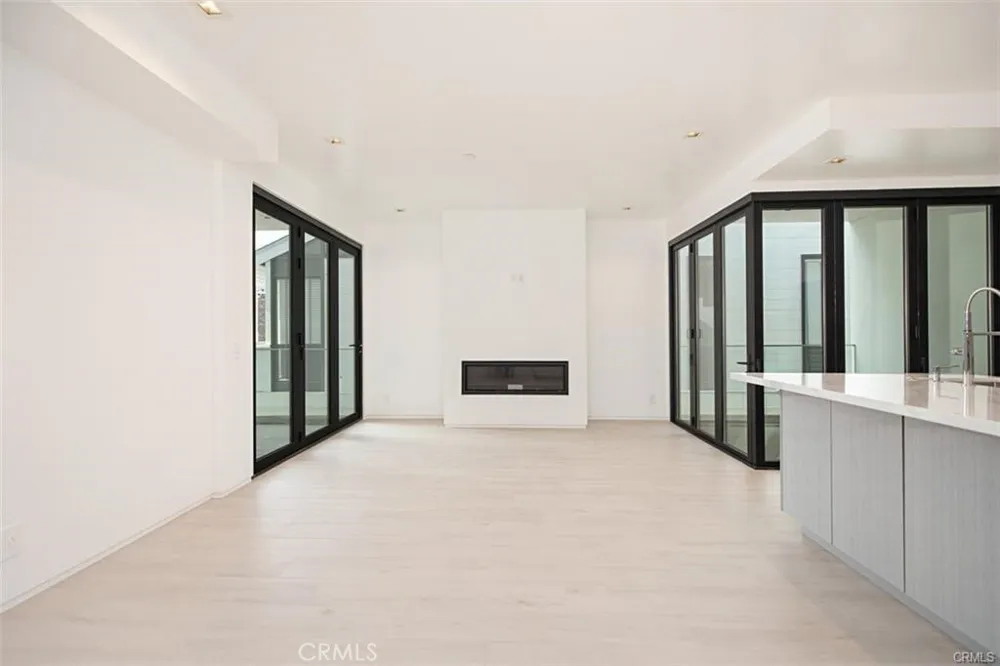 423 Orchid Ave #1/2 Corona del Mar, CA 92625