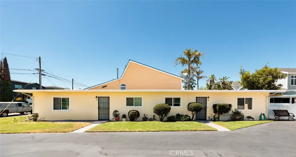 220 Knox Costa Mesa, CA 92627