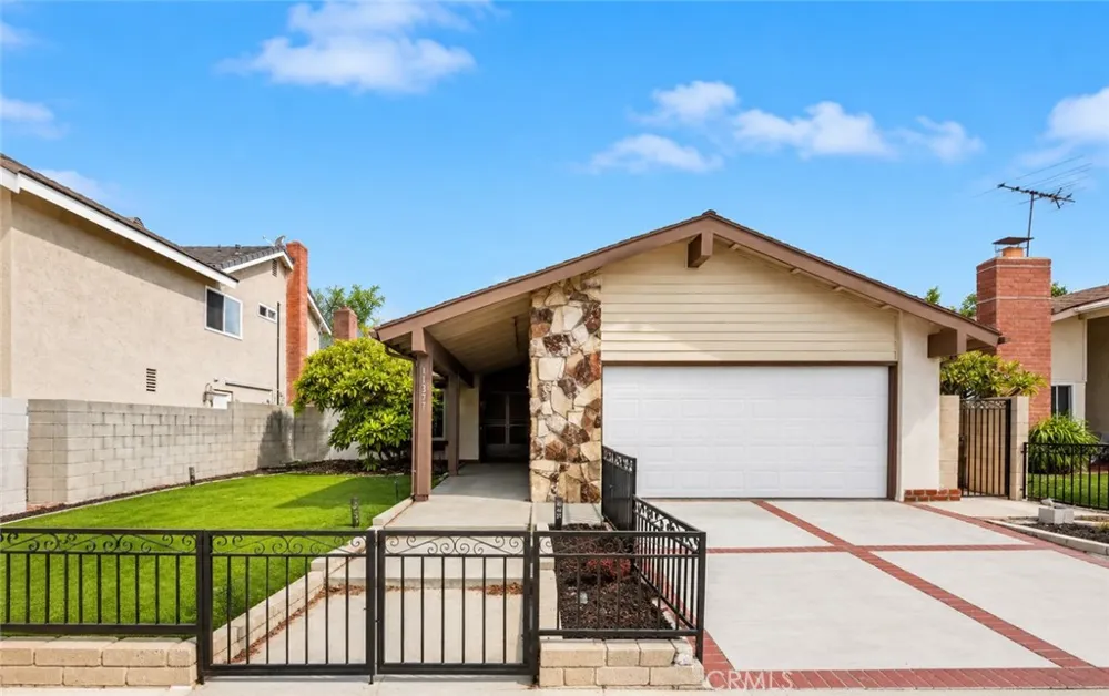 11377 Madeira Cypress, CA 90630